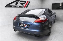 Porsche Panamera Turbo, bicolor interiér, sport chrono, PDCC