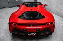 Ferrari SF90 Spider, lift, kamera
