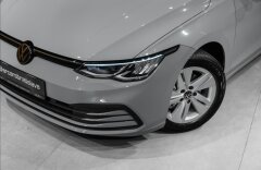 Volkswagen Golf 1,0 VIII, LIFE, KAMERA, ŤAŽNÉ ZARIADENIE, NOVÉ