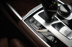 BMW Řada 7 6,6 M760 i L xDrive V12, PANORAMA, B&W