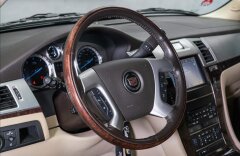 Cadillac Escalade 6,2 LUXURY, CZ, televize, kůže