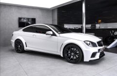 Mercedes-Benz Třídy C C63 AMG coupe black series optik paket