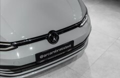 Volkswagen Golf 1,0 VIII, LIFE, KAMERA, ŤAŽNÉ ZARIADENIE, NOVÉ