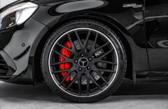 Mercedes-Benz Třídy A A 45 AMG 4Matic, AMG Aero paket, Performance