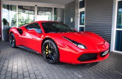Ferrari 488 Karbon sedadla, Exclusive černý paket, Sklade