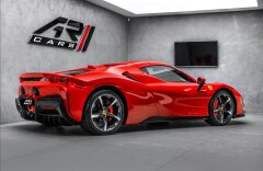 Ferrari SF90 Spider, lift, kamera