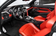 BMW M4 coupe, LED, asistenty, kovaná kola, 520PS