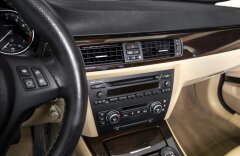 BMW Řada 3 335i, kůže Dakota, 18" M kola, PDC
