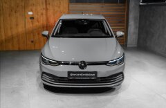 Volkswagen Golf 1,0 VIII, LIFE, KAMERA, ŤAŽNÉ ZARIADENIE, NOVÉ