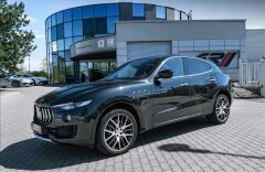 Maserati Levante S, Zegna edition, panorama, B/W sound