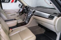 Cadillac Escalade 6,2 LUXURY, CZ, televize, kůže