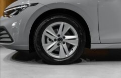 Volkswagen Golf 1,0 VIII, LIFE, KAMERA, ŤAŽNÉ ZARIADENIE, NOVÉ
