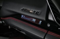 Ferrari 488 GTB, LEDs karbon, JBL, lift