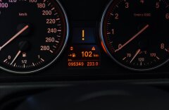 BMW Řada 3 335i, kůže Dakota, 18" M kola, PDC