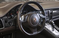 Porsche Panamera Turbo S, keramiky, Burmester, nezávislé top., CZ
