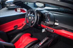 Ferrari 488 Spider, karbonová sedadla, kamera, skladem