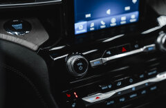 Ford Explorer Platinum Plug-in-Hybrid 4x4, B&O