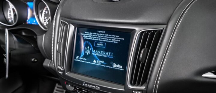 Maserati Levante S, Zegna edition, panorama, B/W sound