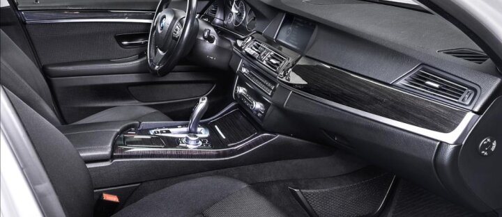 BMW Řada 5 530d xDrive, nezávislé topení