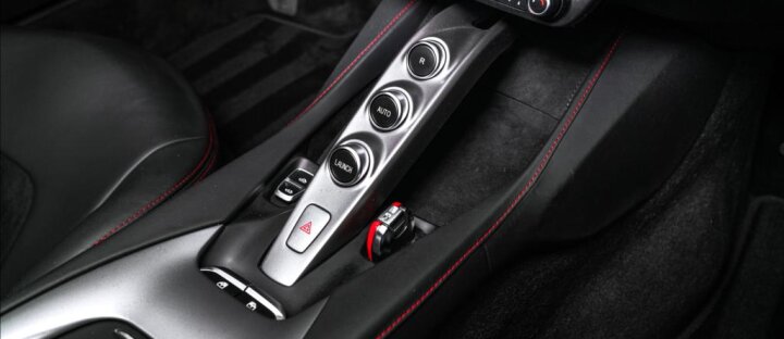 Ferrari Portofino Rosso Portofino, karbon/LED, Alcantara