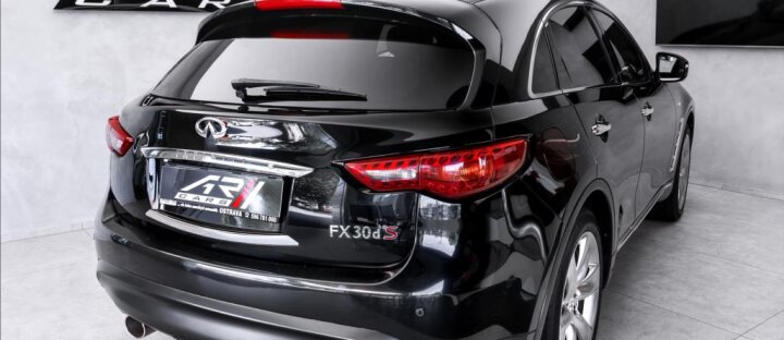 Infiniti FX30 Premium V6 3.0 diesel , ventilace, navigace