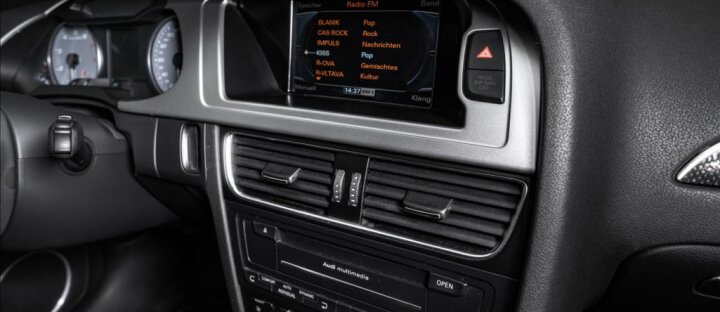 Audi S4 3.0 TFSI quattro, B&O, karbon, CZ