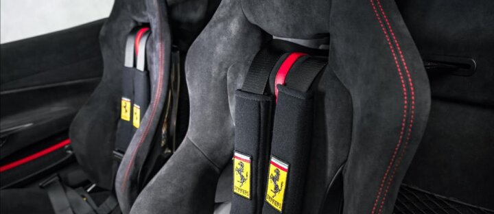 Ferrari 488 Pista coupe, JBL, lift, navigace
