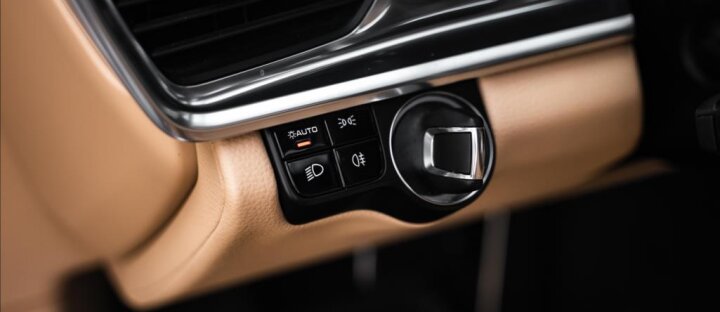 Porsche Panamera 2,9 4 E-HYBRID, BOSE, NOČNÉ VIDENIE, PANORAMA