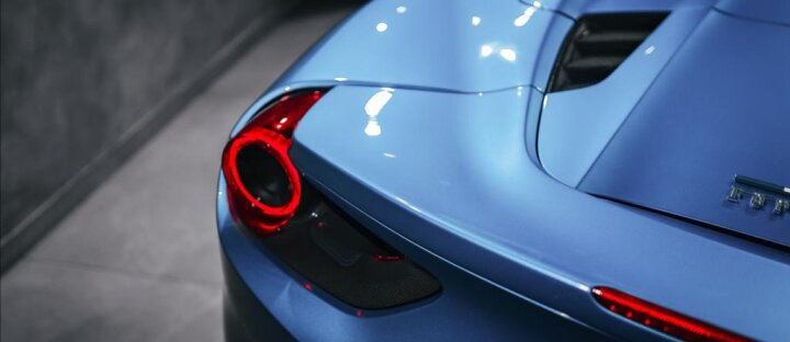 Ferrari 488 SPIDER, CARBON, passenger displej, CZ
