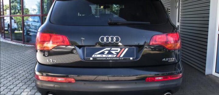 Audi Q7 4.2 TDI quattro, vzduch, Bose, parkovací kamera