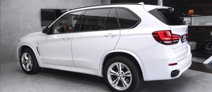 BMW X5 M 50d panorama, HK audio, nezávislé