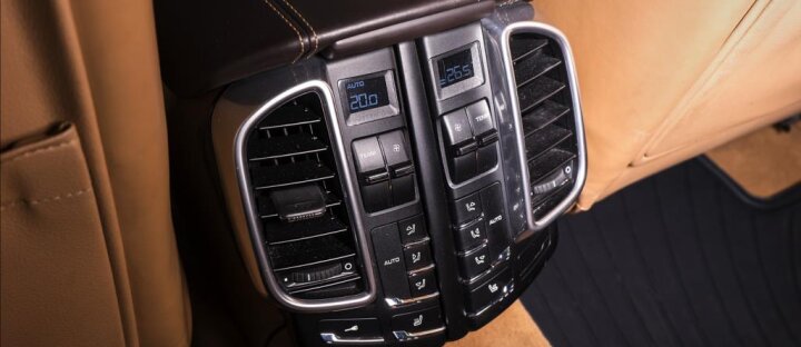 Porsche Cayenne Turbo, bicolor kůže, ventilace sedadel, CZ