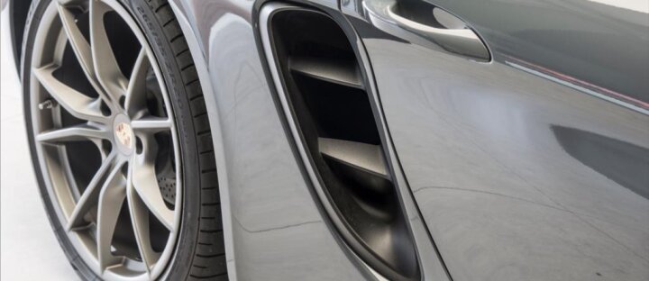 Porsche Cayman 718 navigace, 20" Carerra kola, park asist