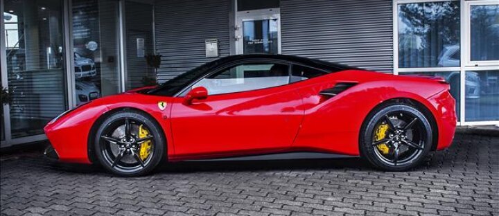 Ferrari 488 GTB, paket černý lesk