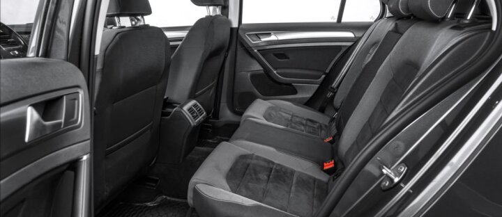 Volkswagen Golf 1,5 Maraton Edition, masáže, záruka