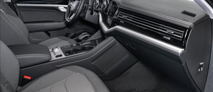 Volkswagen Touareg 3.0 TDI 4M, LED, Navi, ACC,tažné