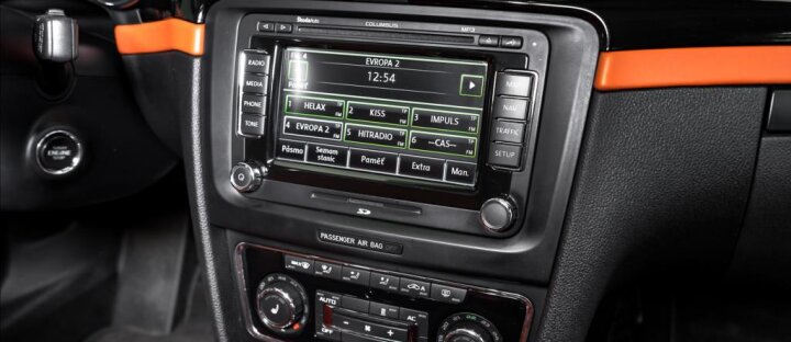 Škoda Superb 3,6 COMBI FSI V6 DSG 4X4, úprava BT, CZ