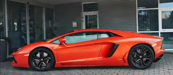 Lamborghini Aventador LP 700-4