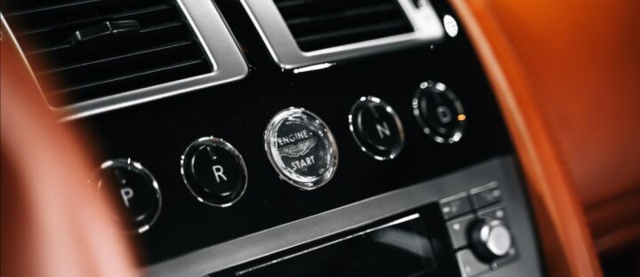 Aston Martin DB9 5,9 V12, NAVI, BIXENON