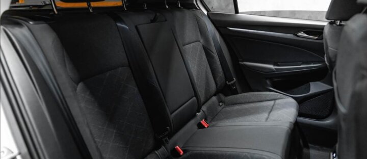 Volkswagen Golf 1,5 VIII, LIFE, KAMERA, NOVÉ AUTO