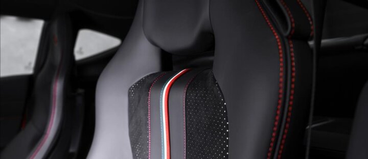 Ferrari 812 Superfast, lift, karbon, JBL