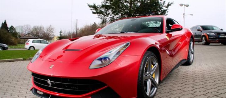 Ferrari F12 Berlinetta 6.3 Rosso Berlinetta Karbonová sedadla