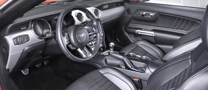 Ford Mustang GT 5.0 V8 Premium paket, CZ
