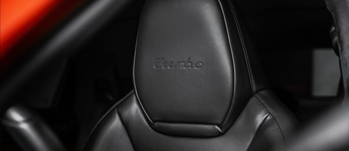 Porsche Cayenne Turbo, Keramiky, PDCC, Burmester, Akrapovič