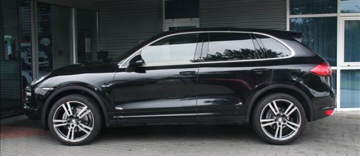 Porsche Cayenne Vzduch, Kamera, 21" litá kola