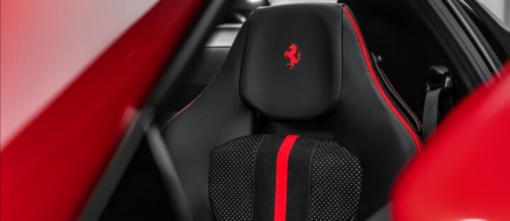 Ferrari 812 6,5 GTS V12, lift, karbon, 360°, Alcantara/karbon