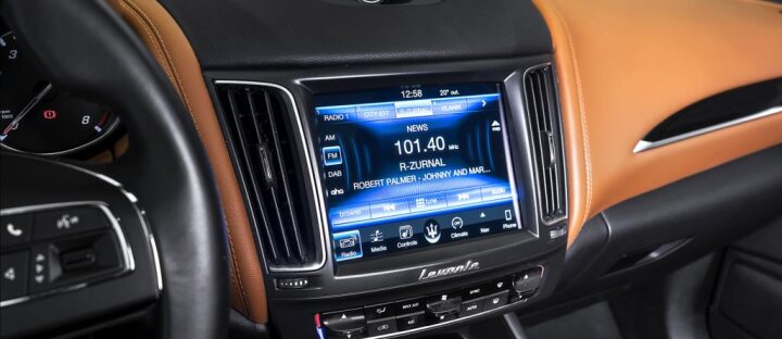 Maserati Levante S, panorama, CZ