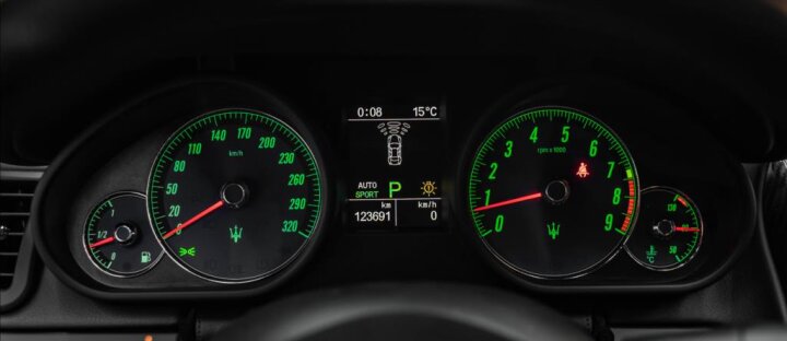Maserati Quattroporte 4,7 4.7 V8 SPORT GT S, AUTOMAT, KARBÓN