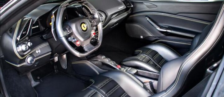 Ferrari 488 KARBON PAKET,LIFT,SKLADEM