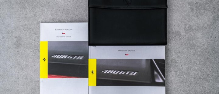 Ferrari 488 GTB Karbon+LED, racing sedadla, kamera, Akrapovic,